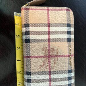 Burberry Haymarket Check Zip Around Wallet (SHF-T4rgfq)